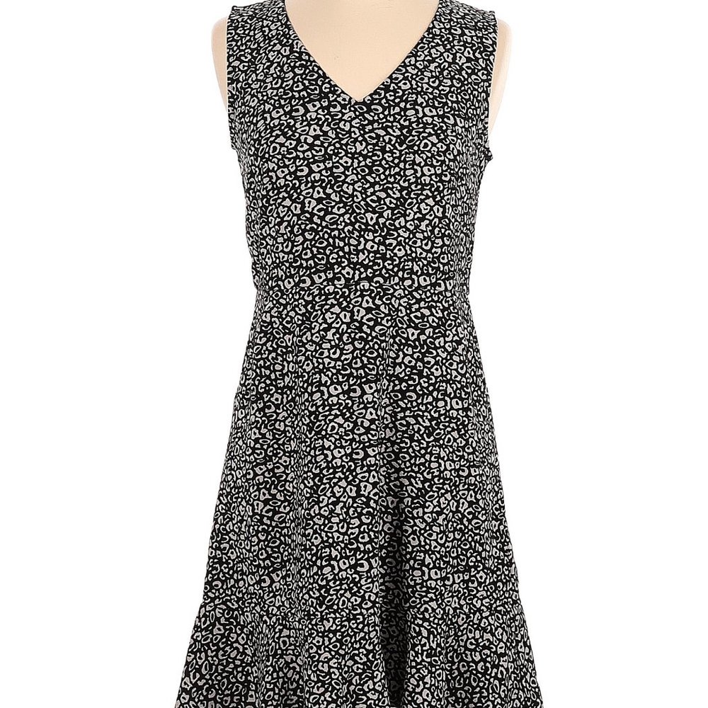Leopard print sleeveless dress with pockets
